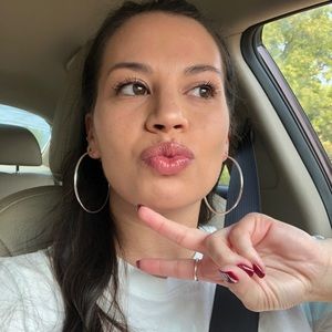 Meet your Posher, Cierra